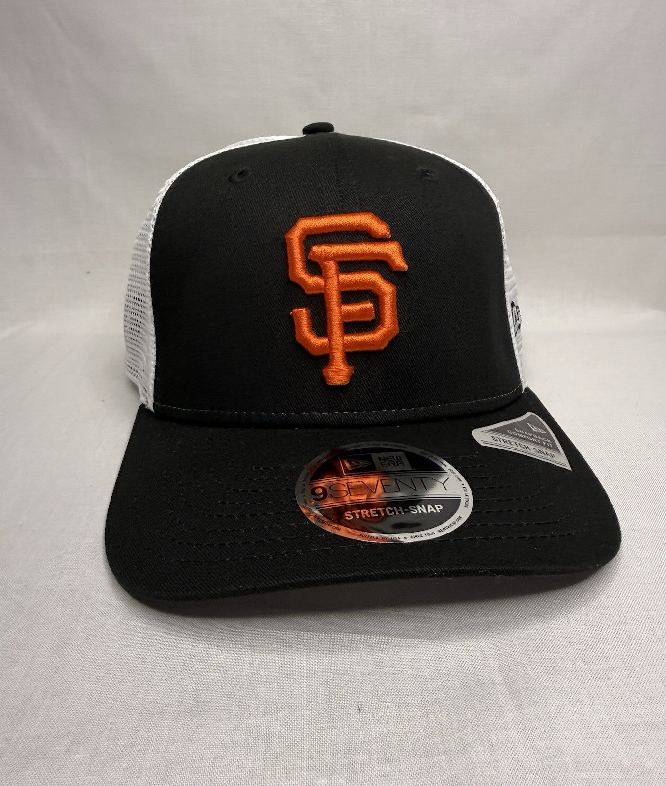 New Era 9SEVENTY San Francisco Giants Trucker Snapback Hat – Black / White Mesh