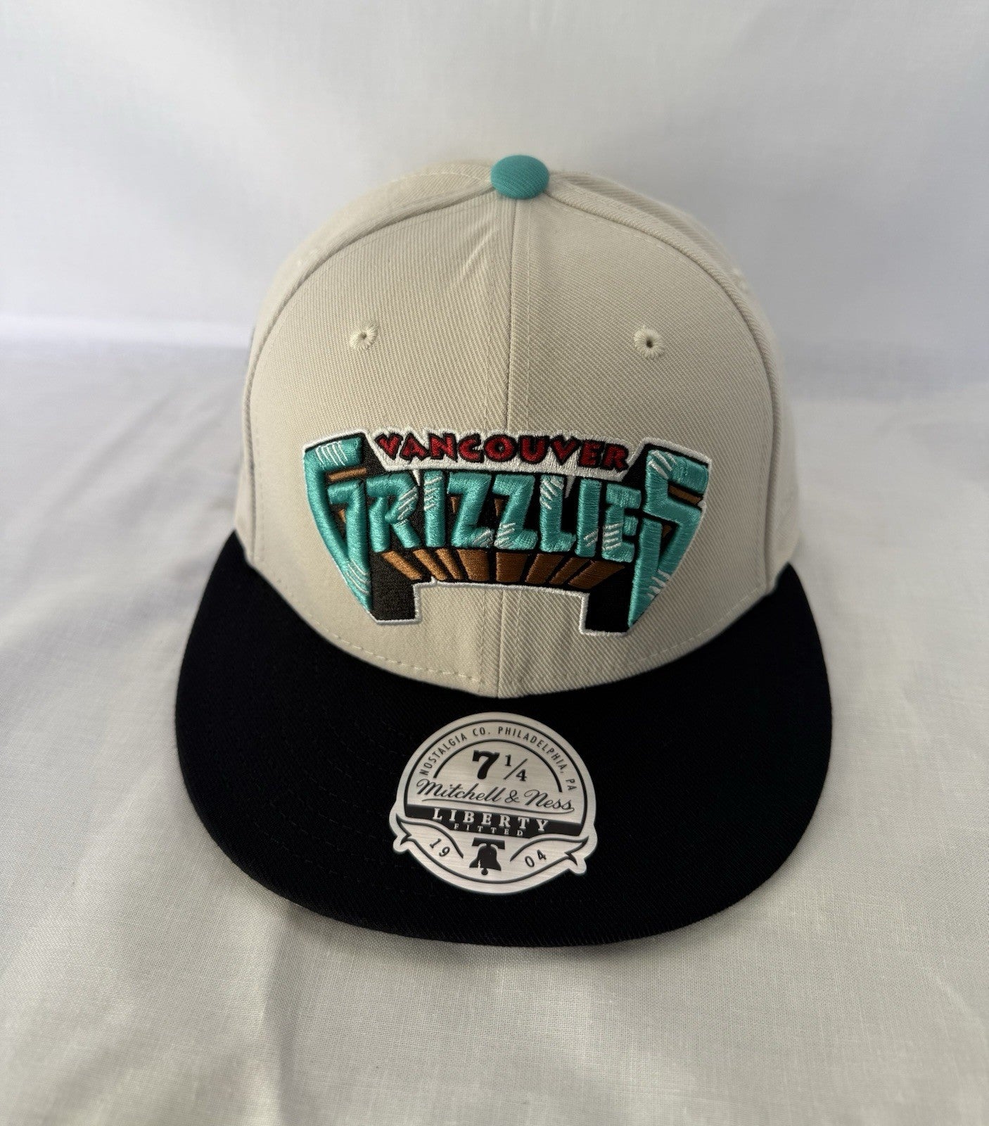 Mitchell & Ness Vancouver Grizzlies Fitted 7 1/4