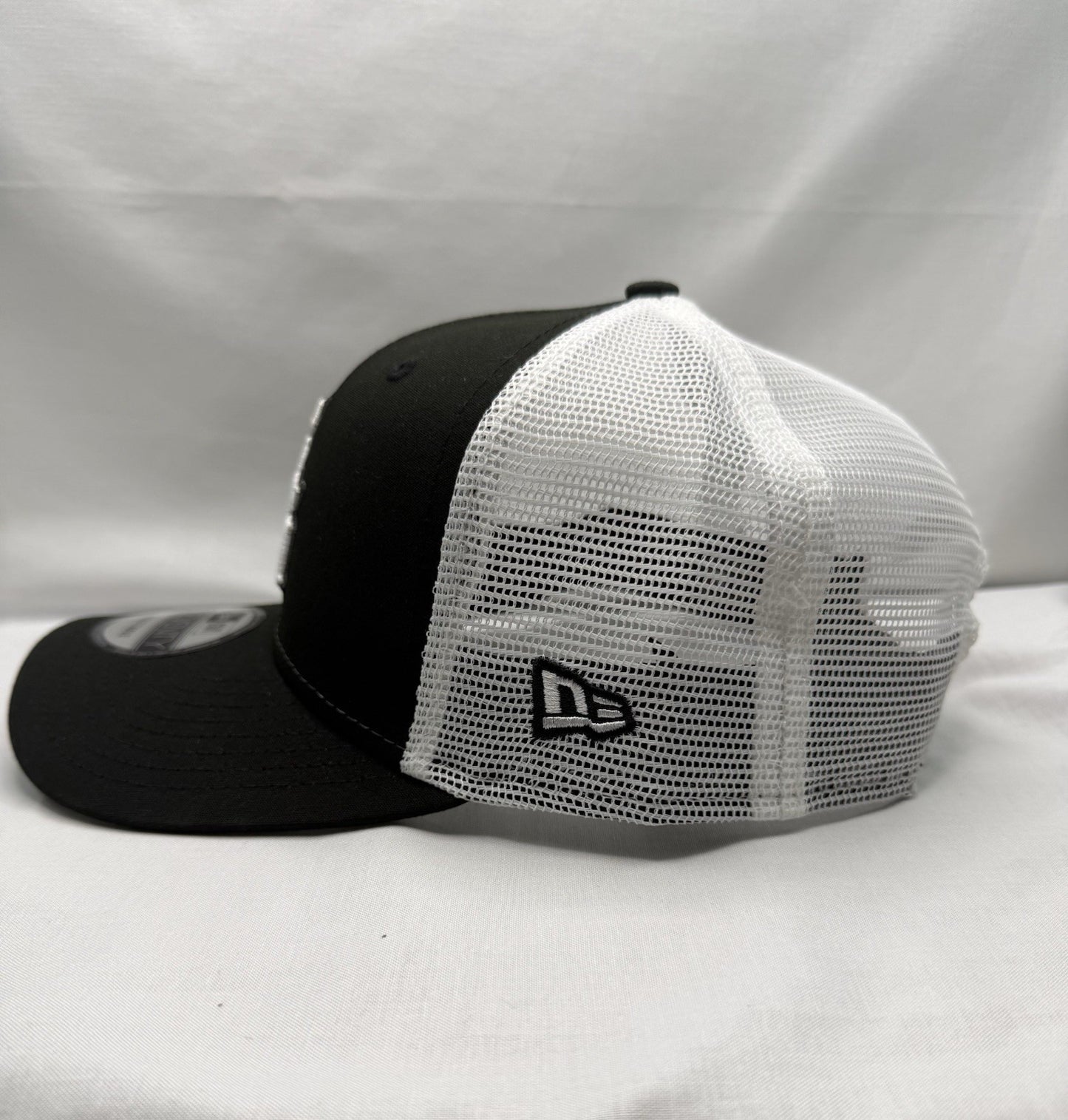 New Era 9Seventy Chicago White Sox City Connect Snapback Trucker Hat