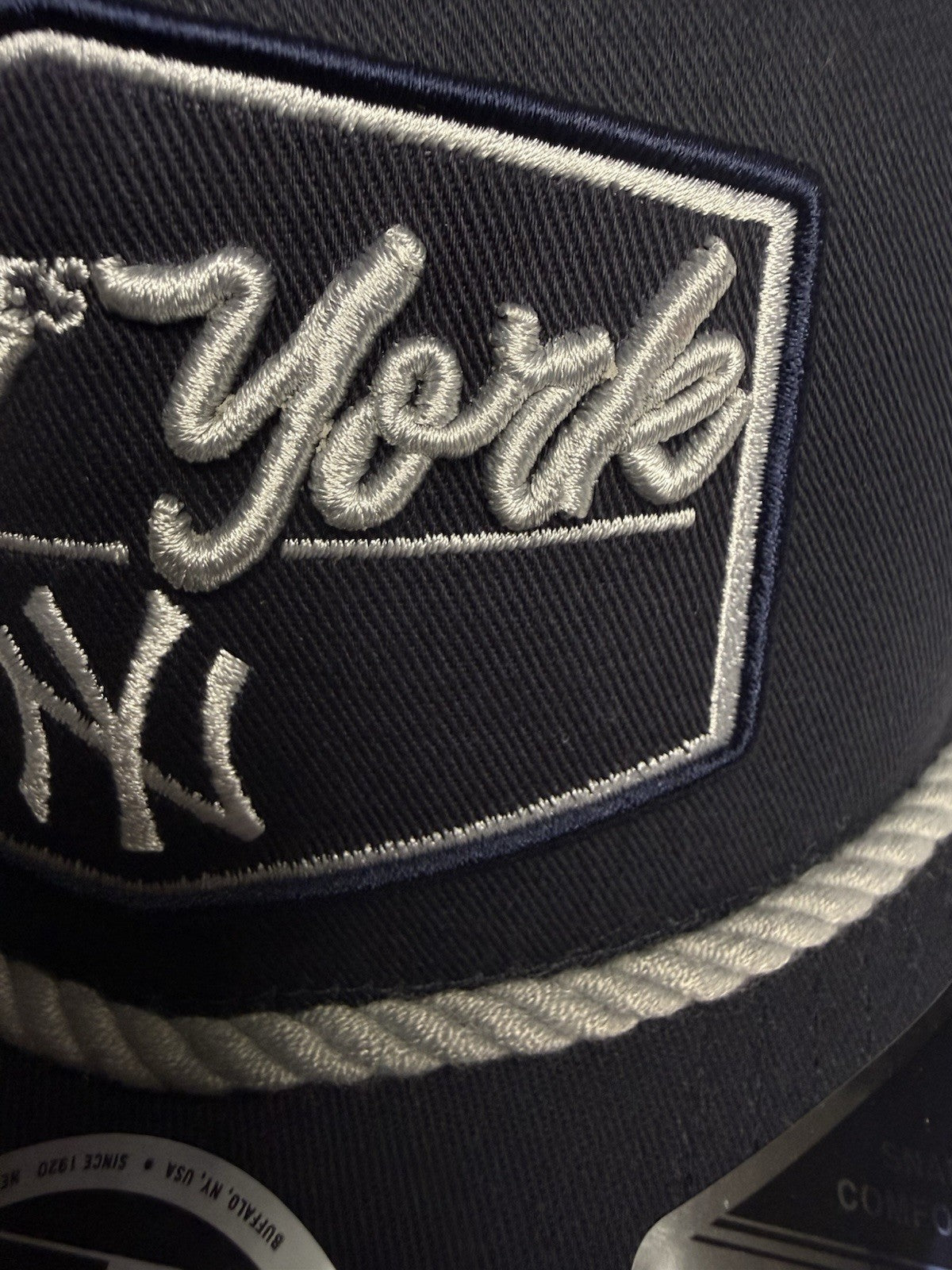New Era 9SEVENTY New York Yankees Rope Trucker Snapback Hat Navy White