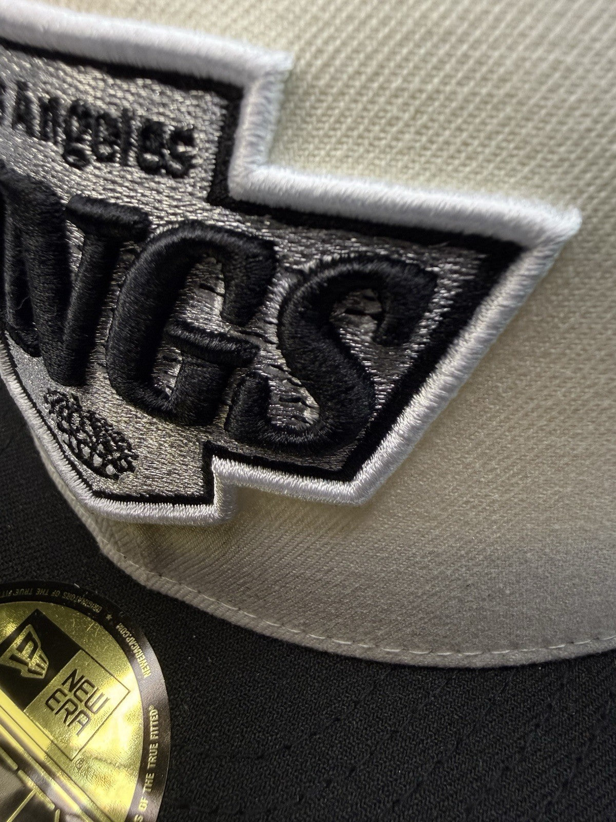New Era 59FIFTY Los Angeles Kings Hat – Cream/Black – Fitted Size 7 1/2