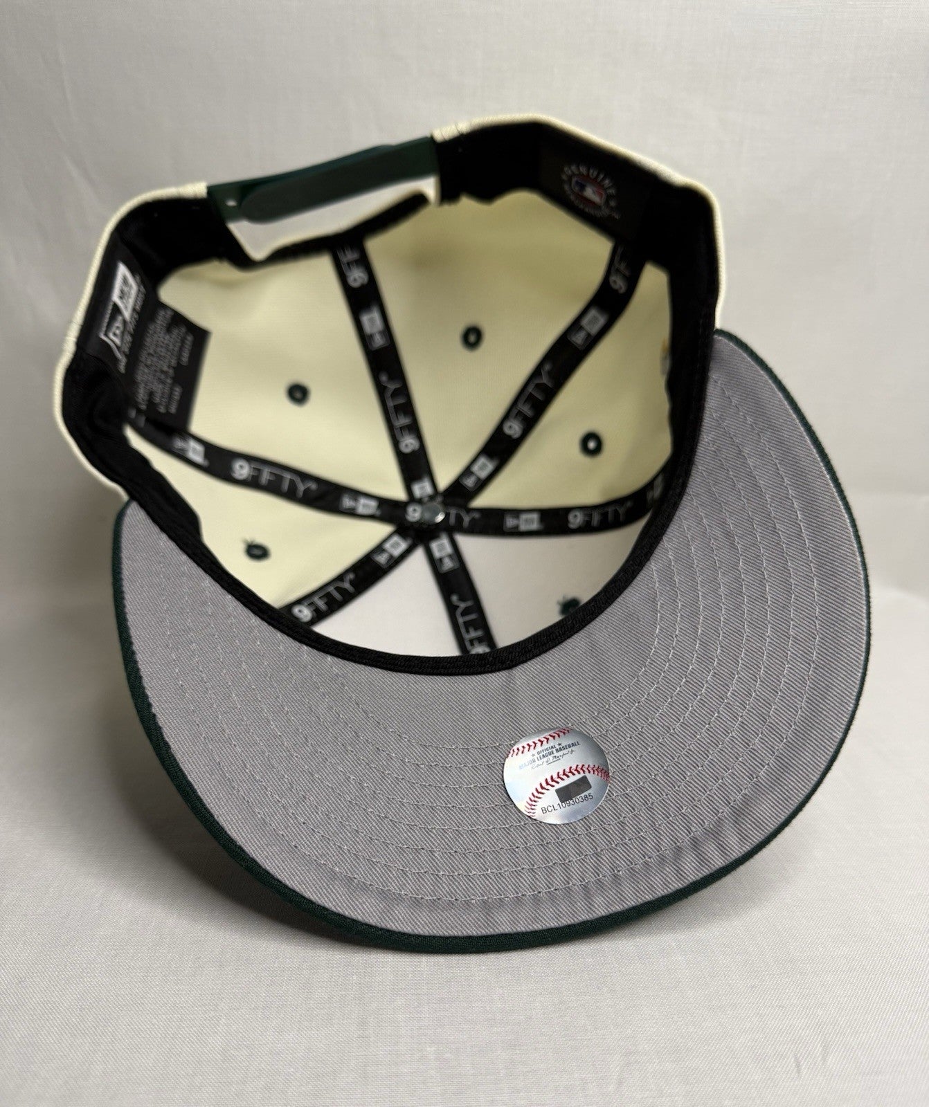 New Era 9FIFTY Oakland Athletics 30th Anniversary Snapback (Curved Visor)
