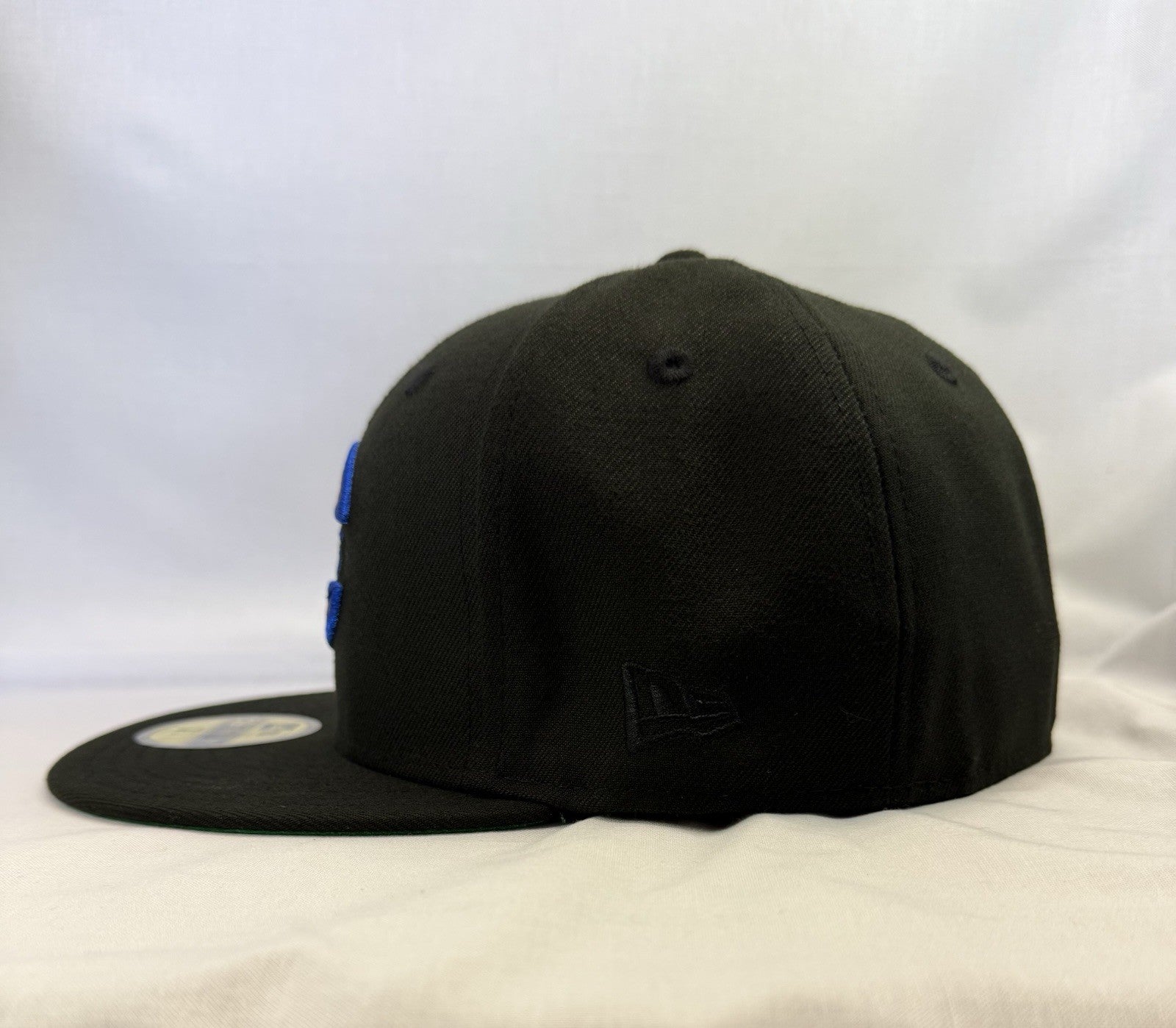New Era 59FIFTY Black Dome Chicago Cubs Fitted 7 1/4
