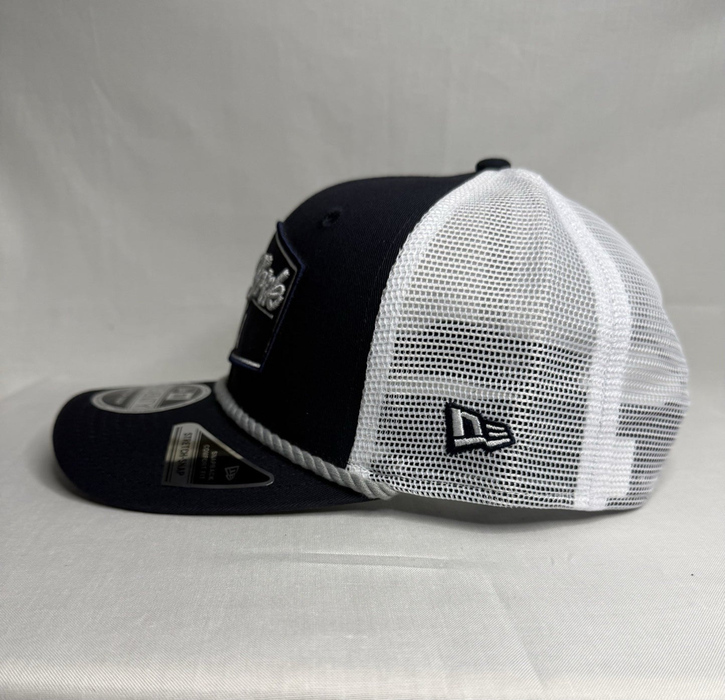 New Era 9SEVENTY New York Yankees Rope Trucker Snapback Hat Navy White