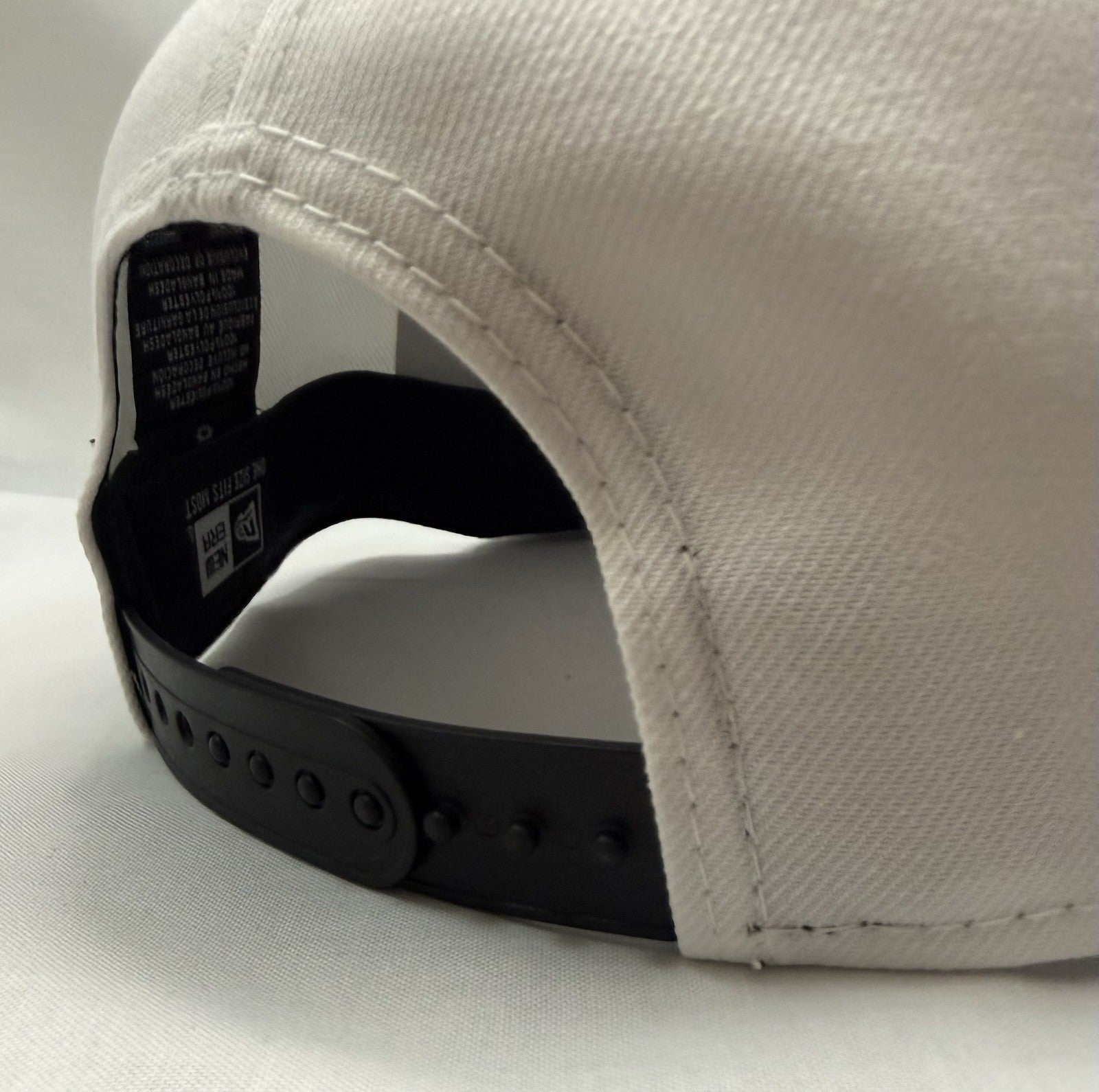 New Era 9Fifty White Script Los Angeles Dodgers Adjustable Snapback