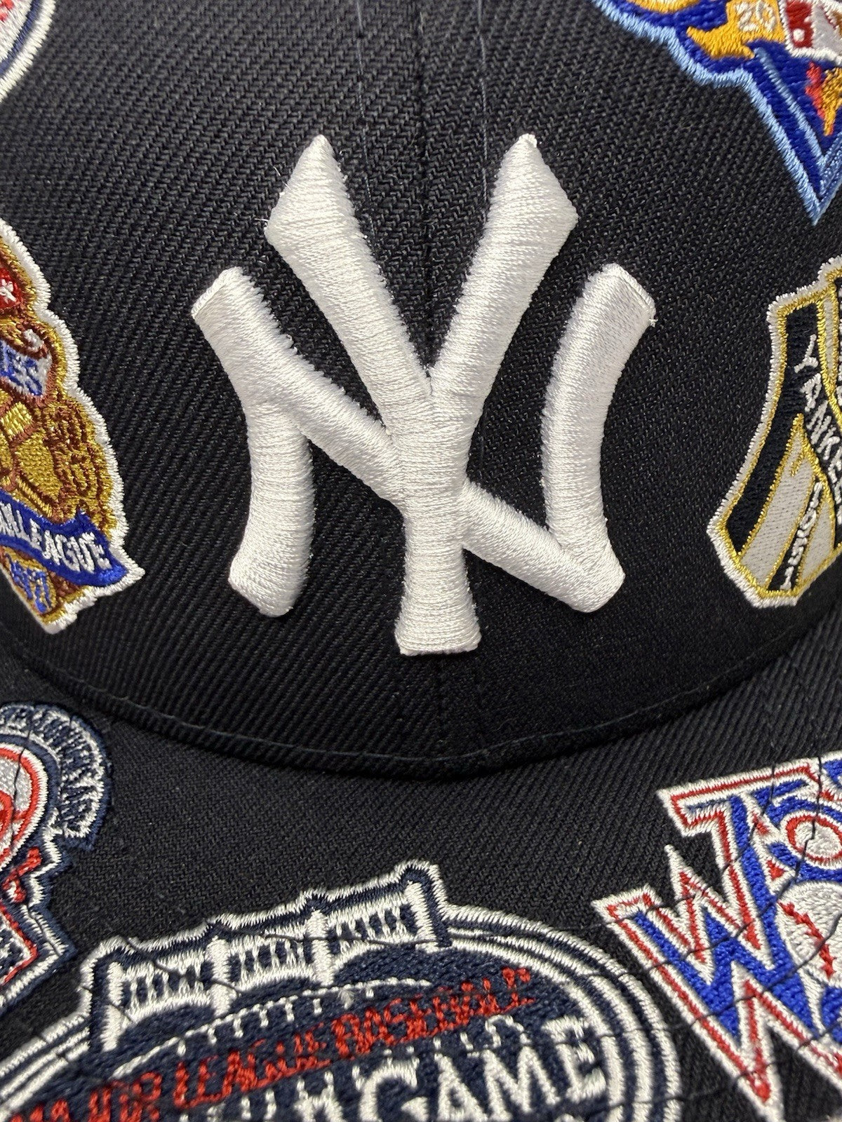 New Era 59FIFTY New York Yankees “All Over Patch” Fitted 7 1/4 Black / Grey UV