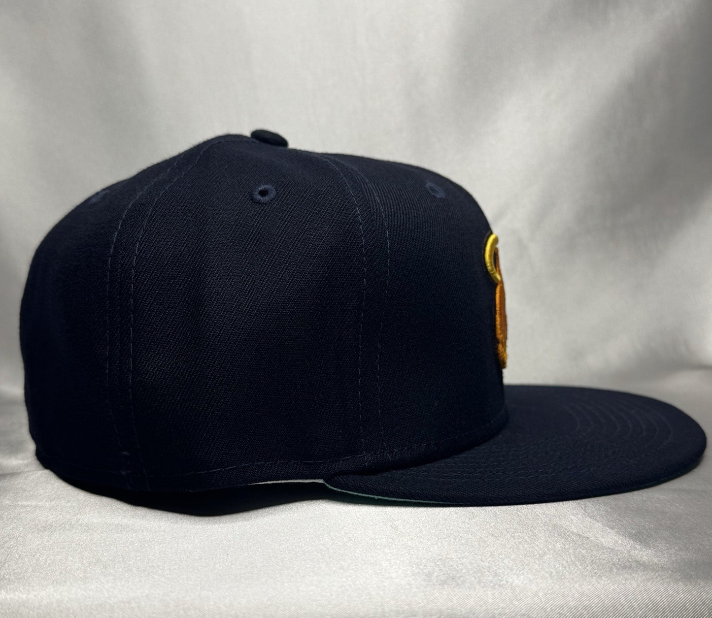 New Era 59FIFTY Miami Heat Fitted 7 3/8 - Brand New – Missing Gold Sticker