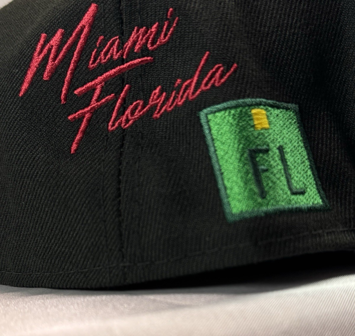 New Era 59FIFTY Miami Heat Fitted 7 3/8 - Brand New – Missing Gold Sticker