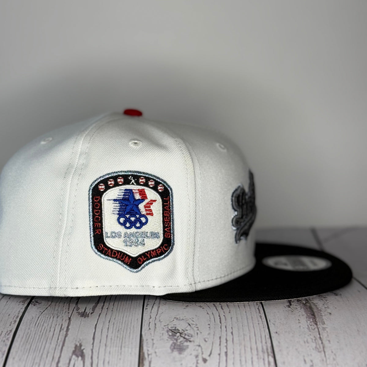 New Era 9Fifty White Script Los Angeles Dodgers Adjustable Snapback