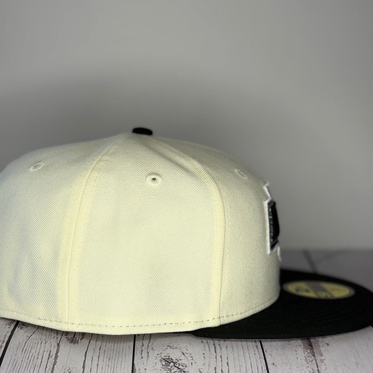 New Era 59FIFTY Los Angeles Kings Hat – Cream/Black – Fitted Hat