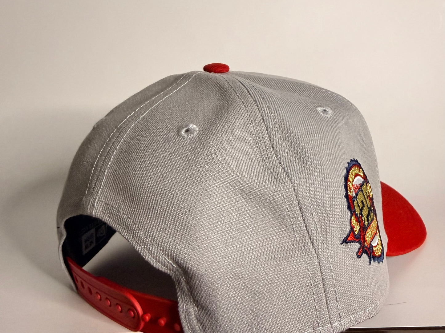 New Era 9FORTY St. Louis Cardinals Crown The City 2.0 The Lou Adjustable Hat – Grey/Red