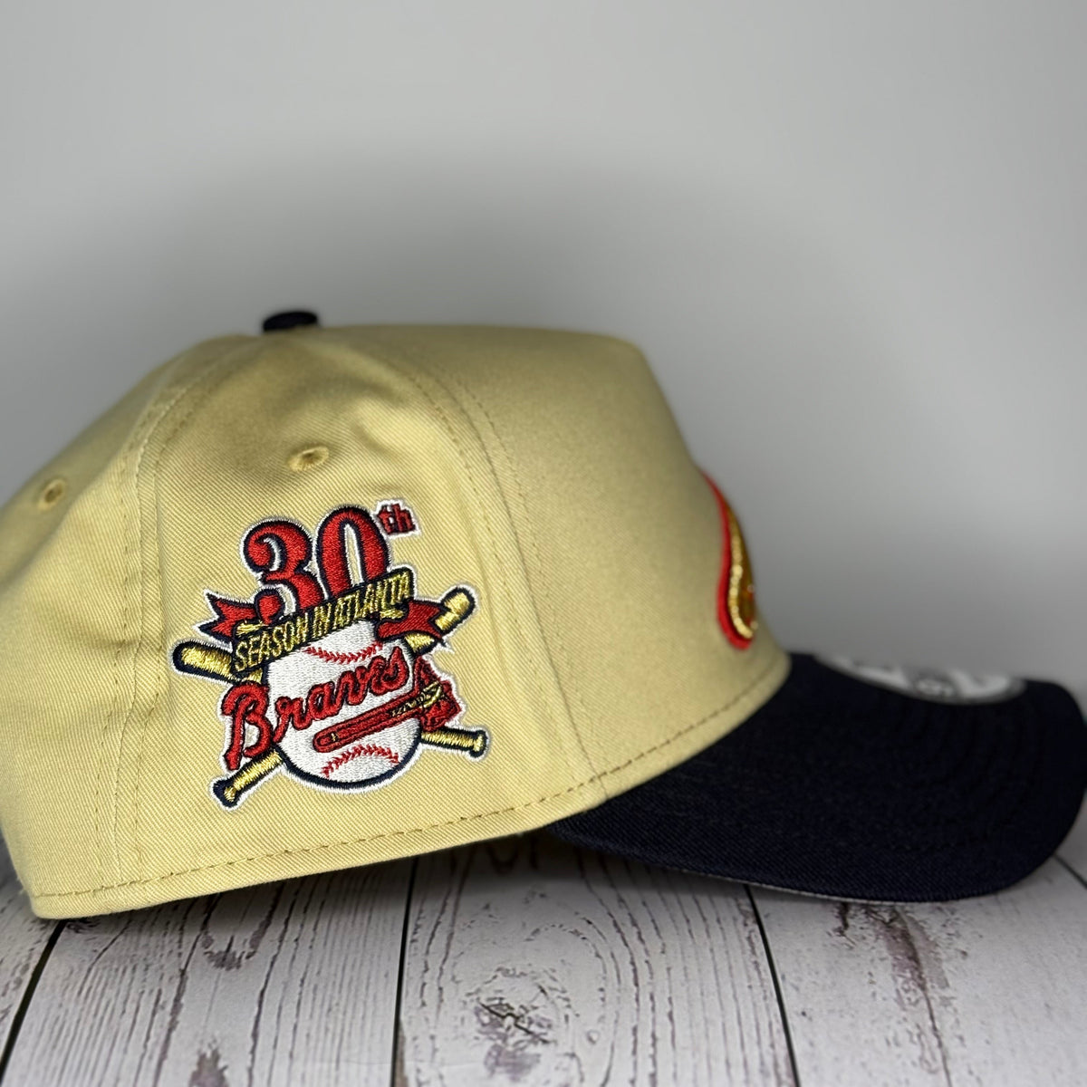 New Era 9FORTY Atlanta Braves Vegas Pop Adjustable Hat