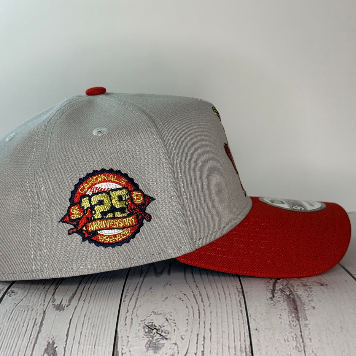 New Era 9FORTY St. Louis Cardinals Crown The City 2.0 The Lou Adjustable Hat – Grey/Red