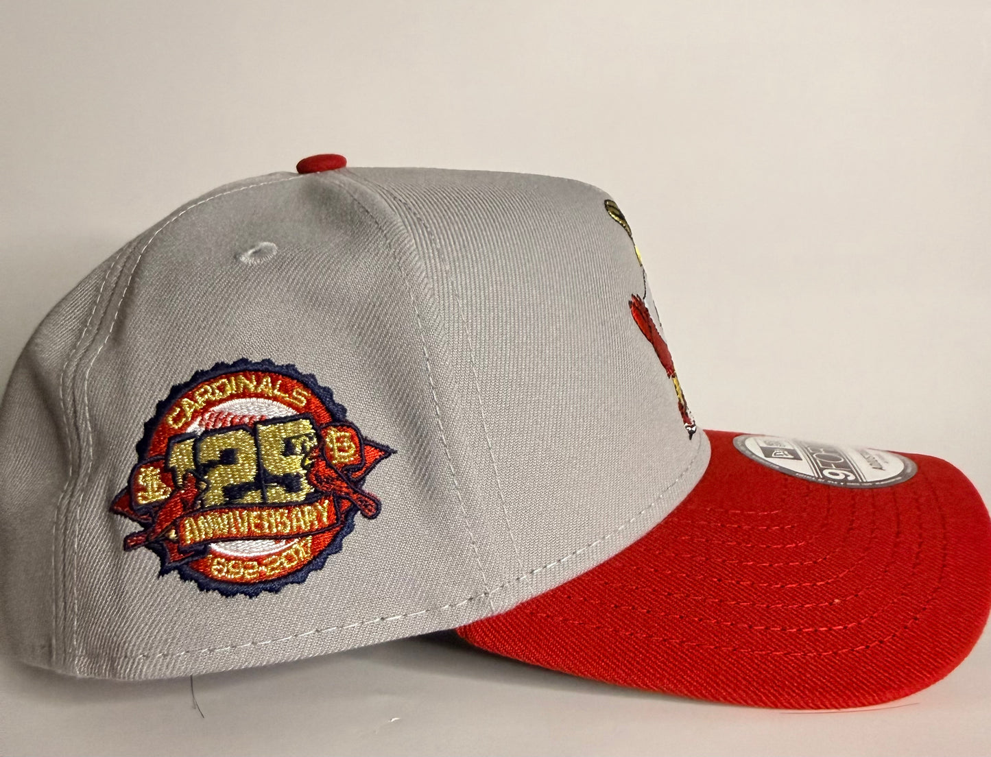 New Era 9FORTY St. Louis Cardinals Crown The City 2.0 The Lou Adjustable Hat – Grey/Red