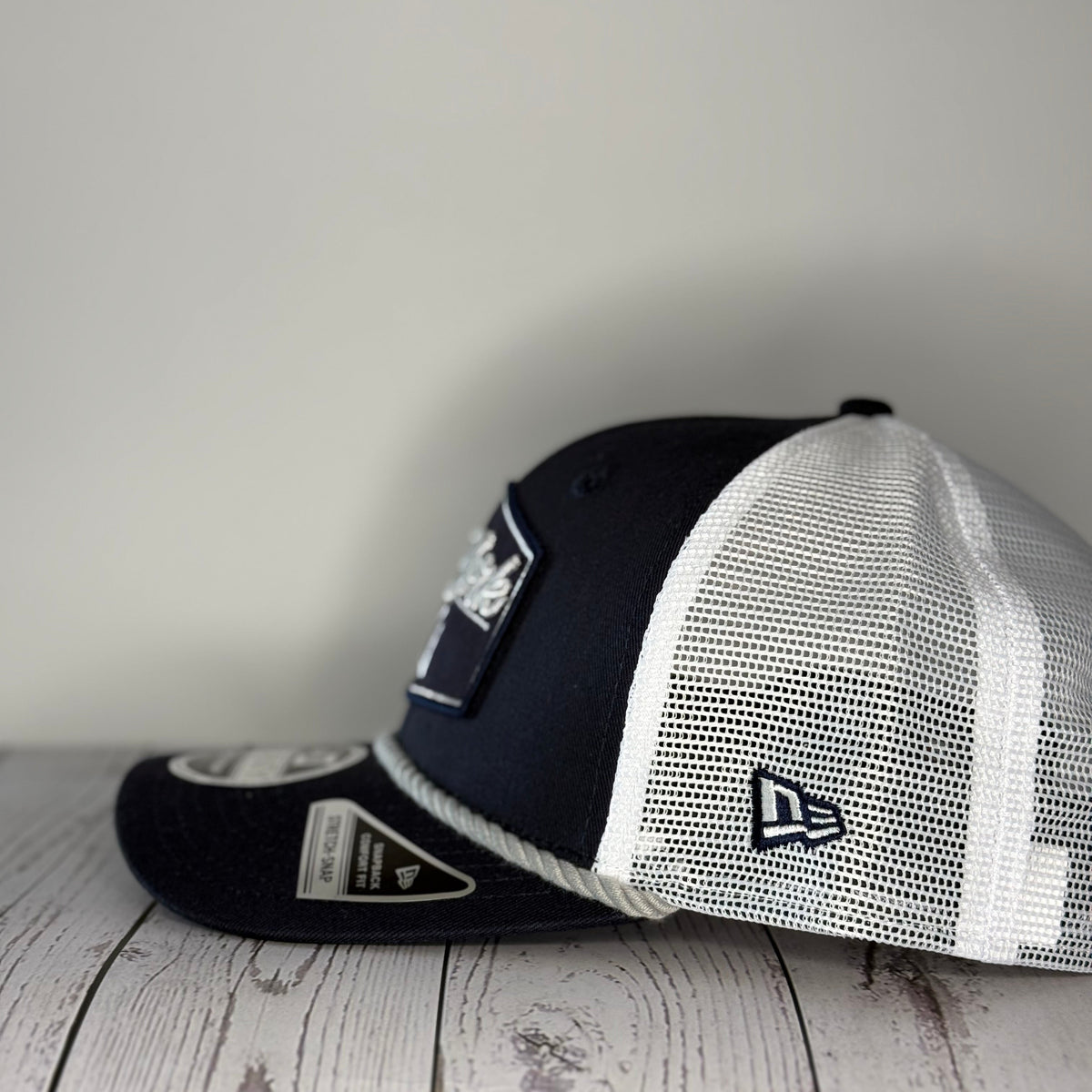 New Era 9SEVENTY New York Yankees Rope Trucker Snapback Hat Navy White