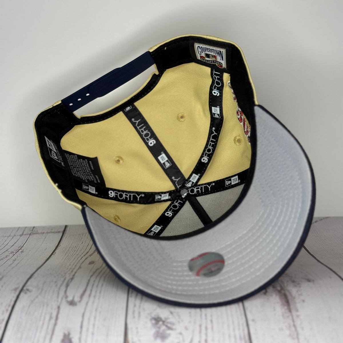 New Era 9FORTY Atlanta Braves Vegas Pop Adjustable Hat