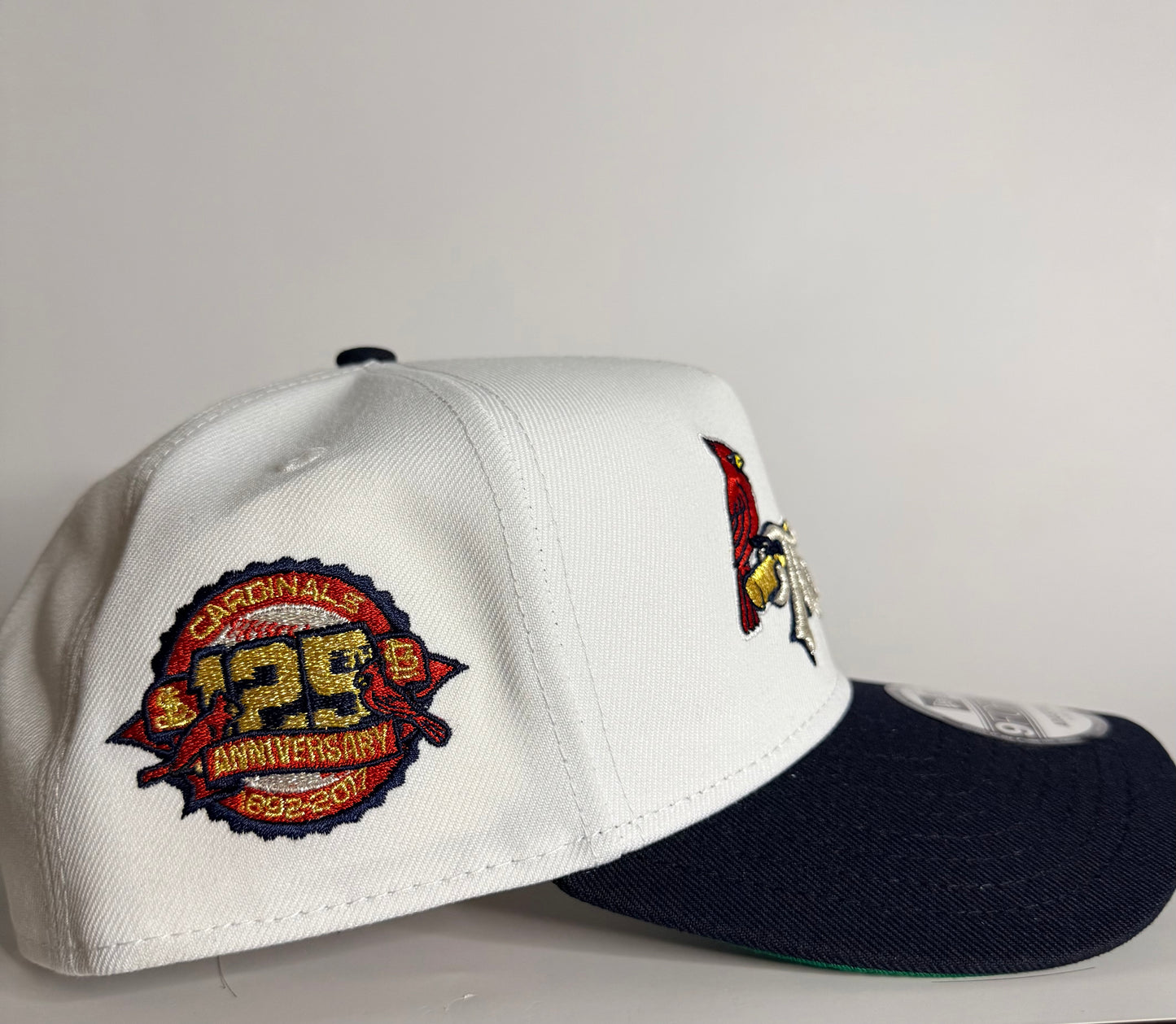 New Era 9FORTY St. Louis Cardinals Crown The City 2.0 The Lou Adjustable Hat – White/Navy
