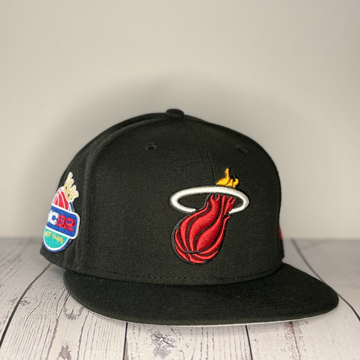 New Era 59FIFTY Miami Heat Fitted Hat - Brand New – Missing Gold Sticker