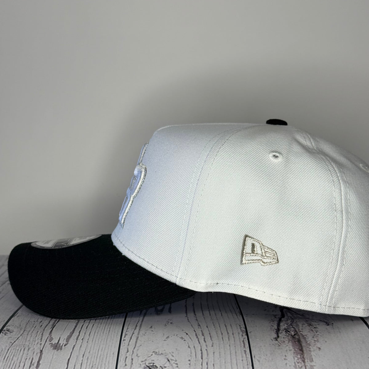 New Era 9FORTY Puerto Rico Crown the Country Adjustable - White/Black