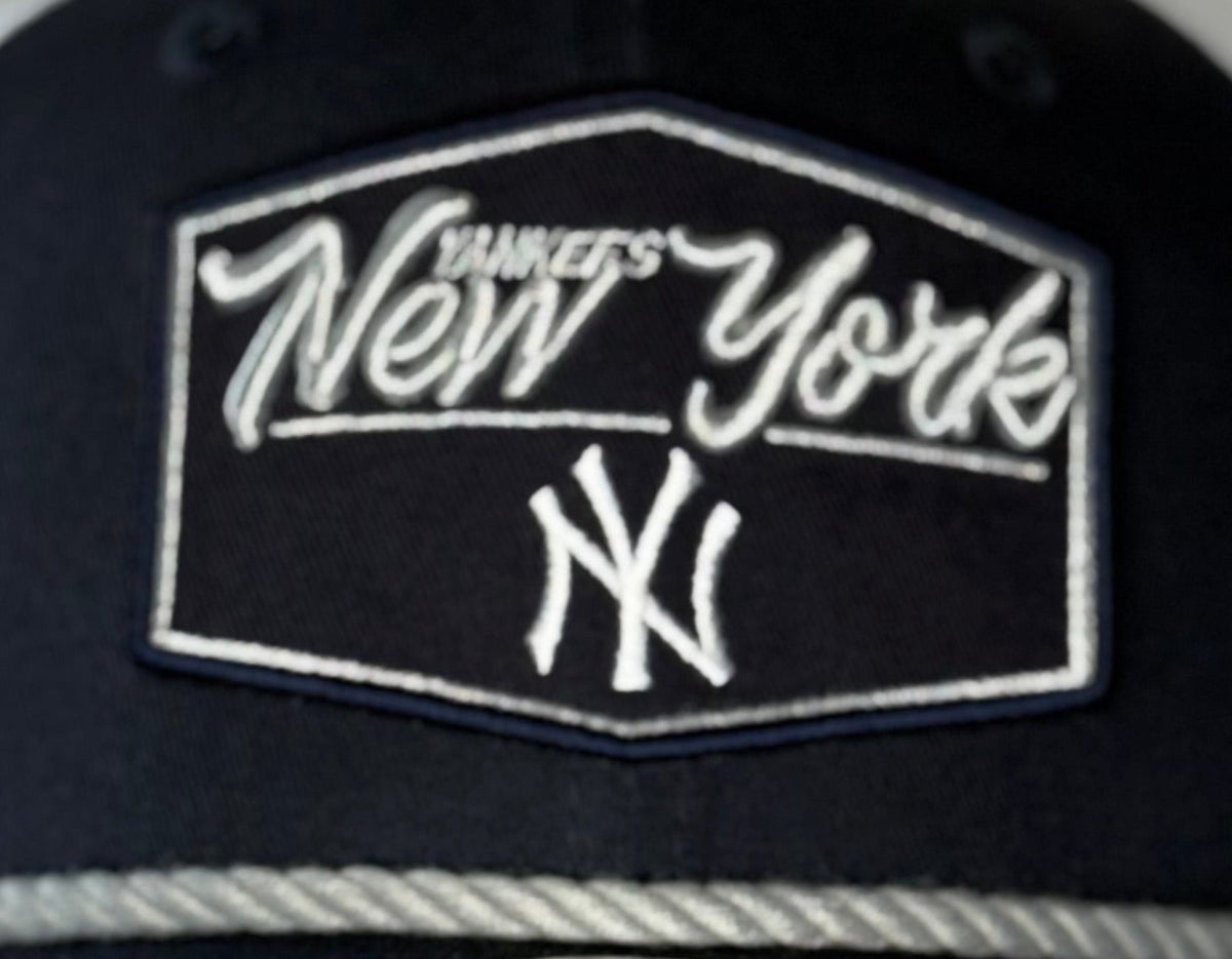 New Era 9SEVENTY New York Yankees Rope Trucker Snapback Hat Navy White