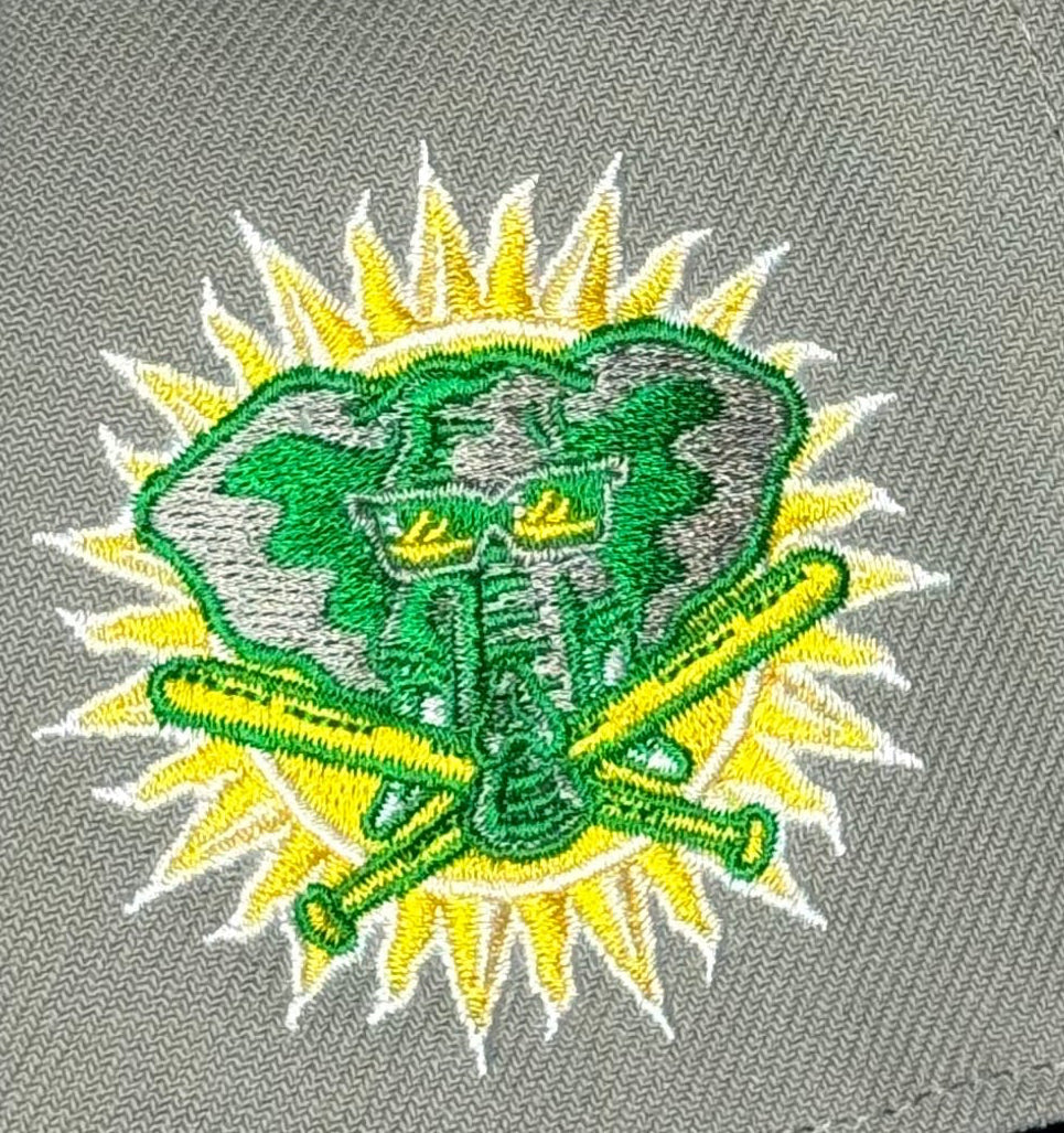 Mitchell & Ness Oakland Athletics Era Flip Heritage Series Pro Pinch Snapback Hat – Grey/Grey