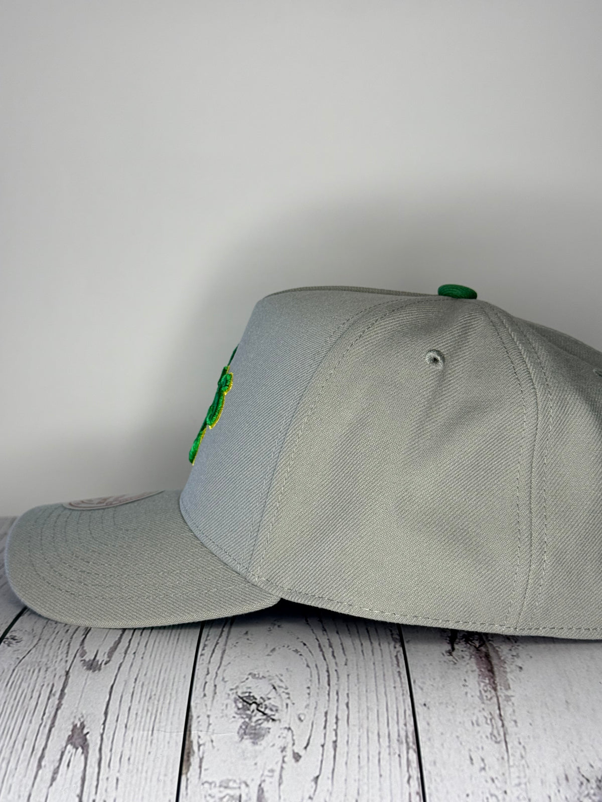 Mitchell & Ness Oakland Athletics Era Flip Heritage Series Pro Pinch Snapback Hat – Grey/Grey