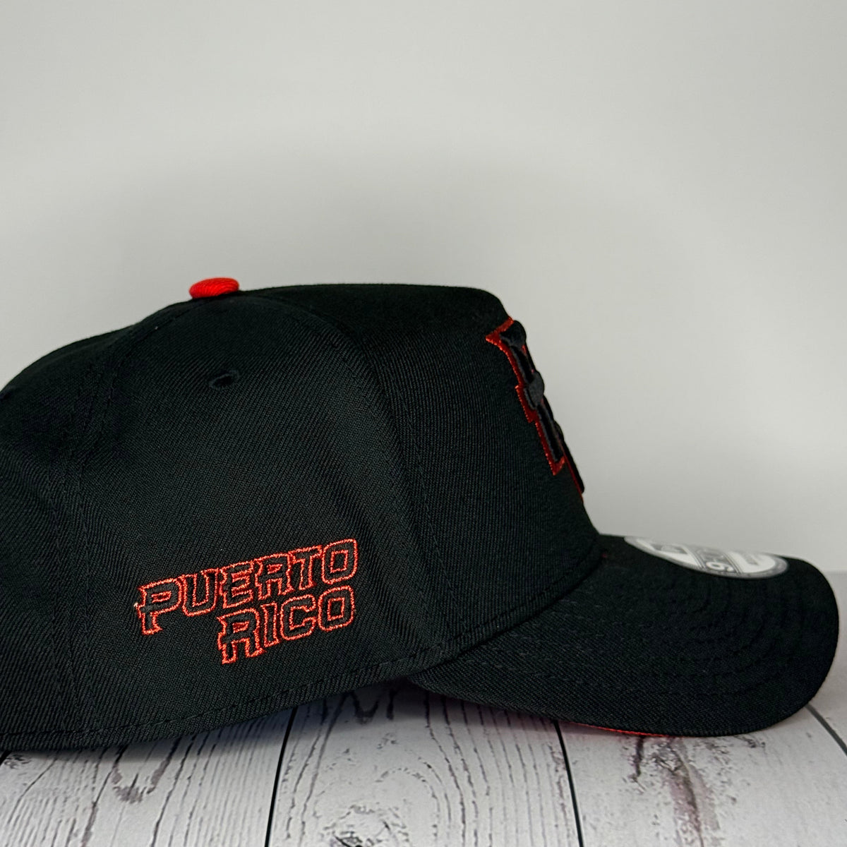 New Era 9FORTY Puerto Rico Crown the Country Adjustable - Black