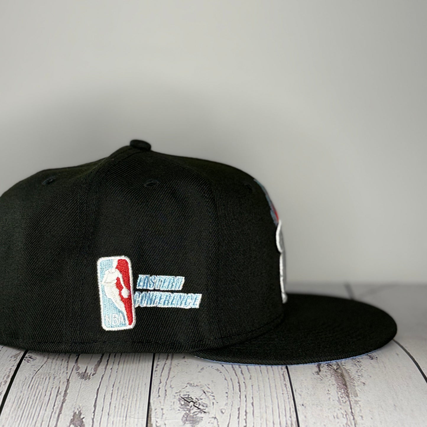 New Era 59FIFTY Miami Heat Fitted Hat - Brand New – Missing Gold Sticker
