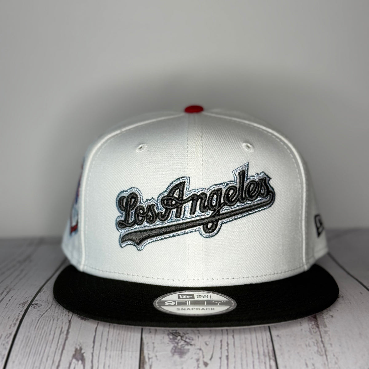 New Era 9Fifty White Script Los Angeles Dodgers Adjustable Snapback