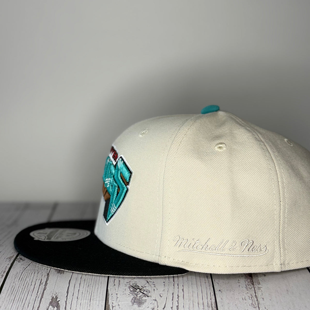Mitchell & Ness Vancouver Grizzlies Fitted Hat