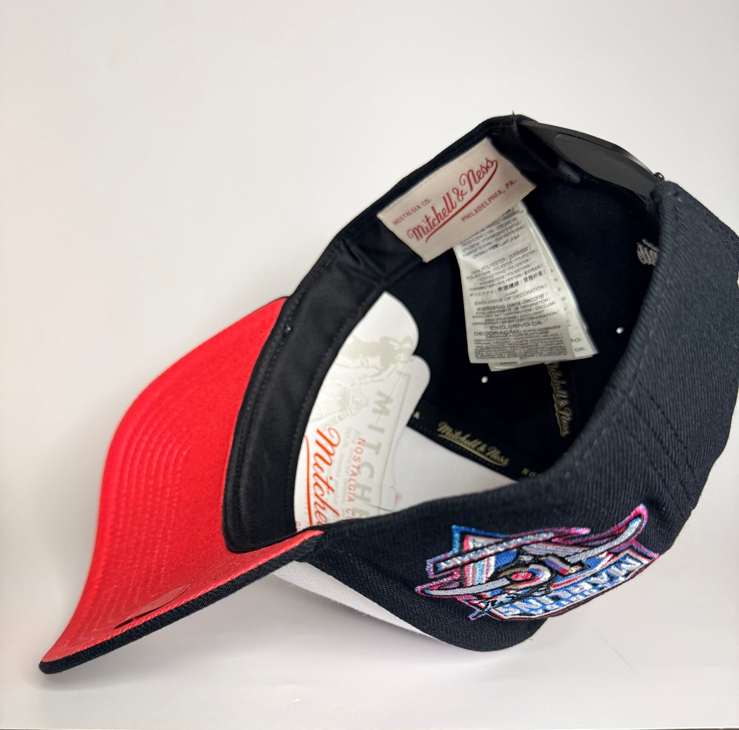 Mitchell & Ness Florida Marlins Era Flip Heritage Series Pro Pinch Snapback Hat – White/Black