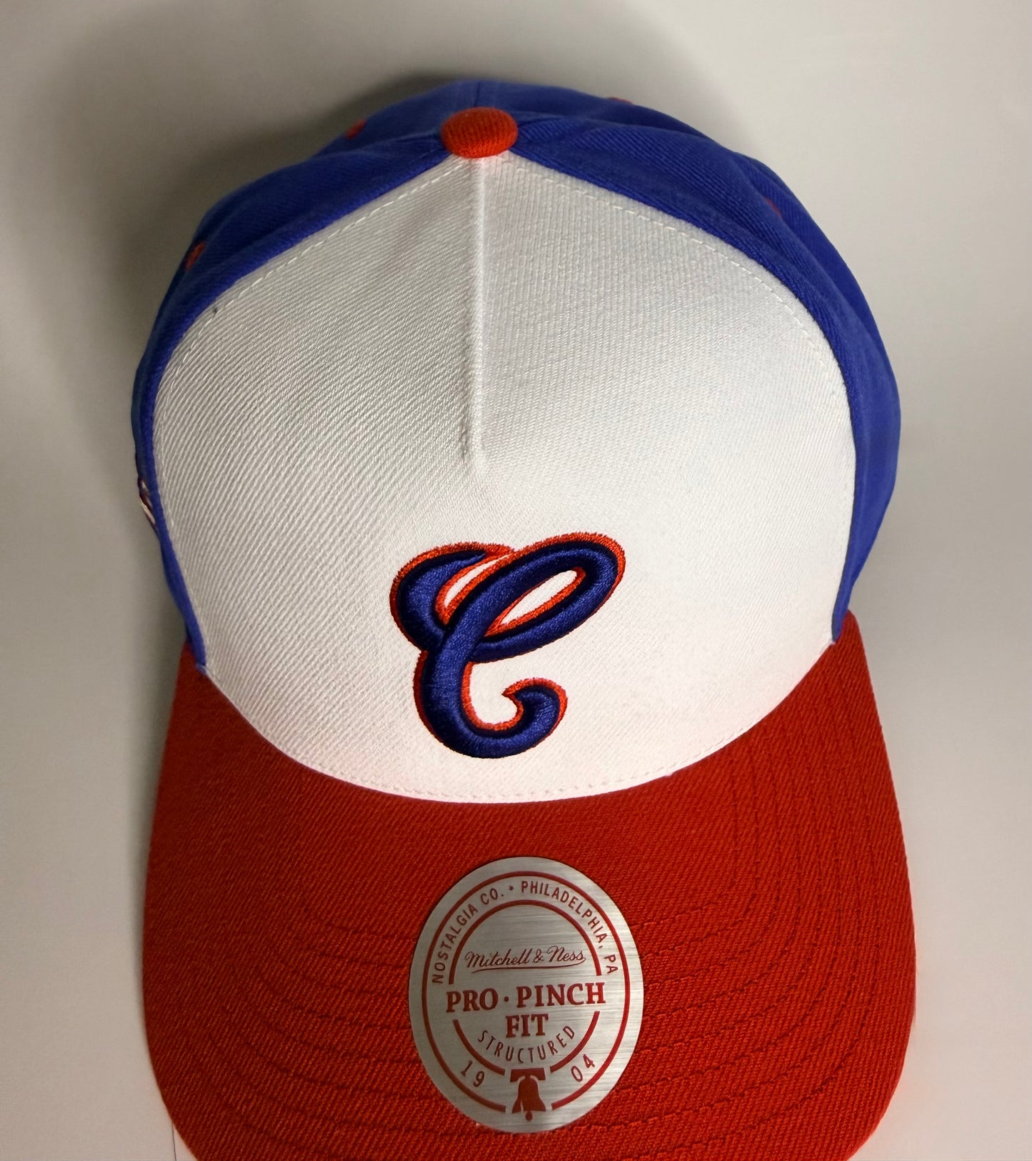 Mitchell & Ness Chicago White Sox Era Flip Heritage Series Pro Pinch Snapback Hat – White/Red