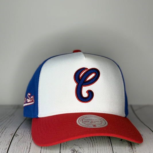 Mitchell & Ness Chicago White Sox Era Flip Heritage Series Pro Pinch Snapback Hat – White/Red