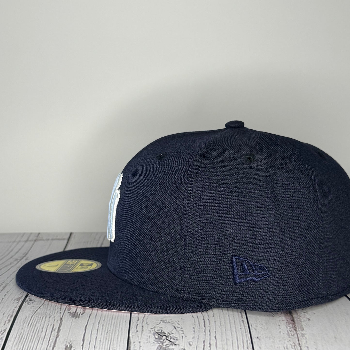New Era 59FIFTY New York Yankees Pink UV Fitted Hat – Navy/White