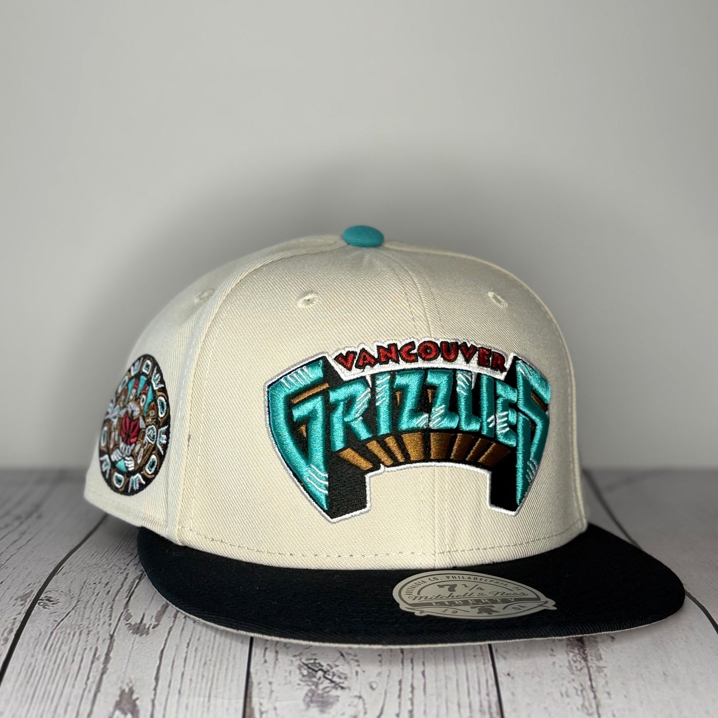 Mitchell & Ness Vancouver Grizzlies Fitted Hat