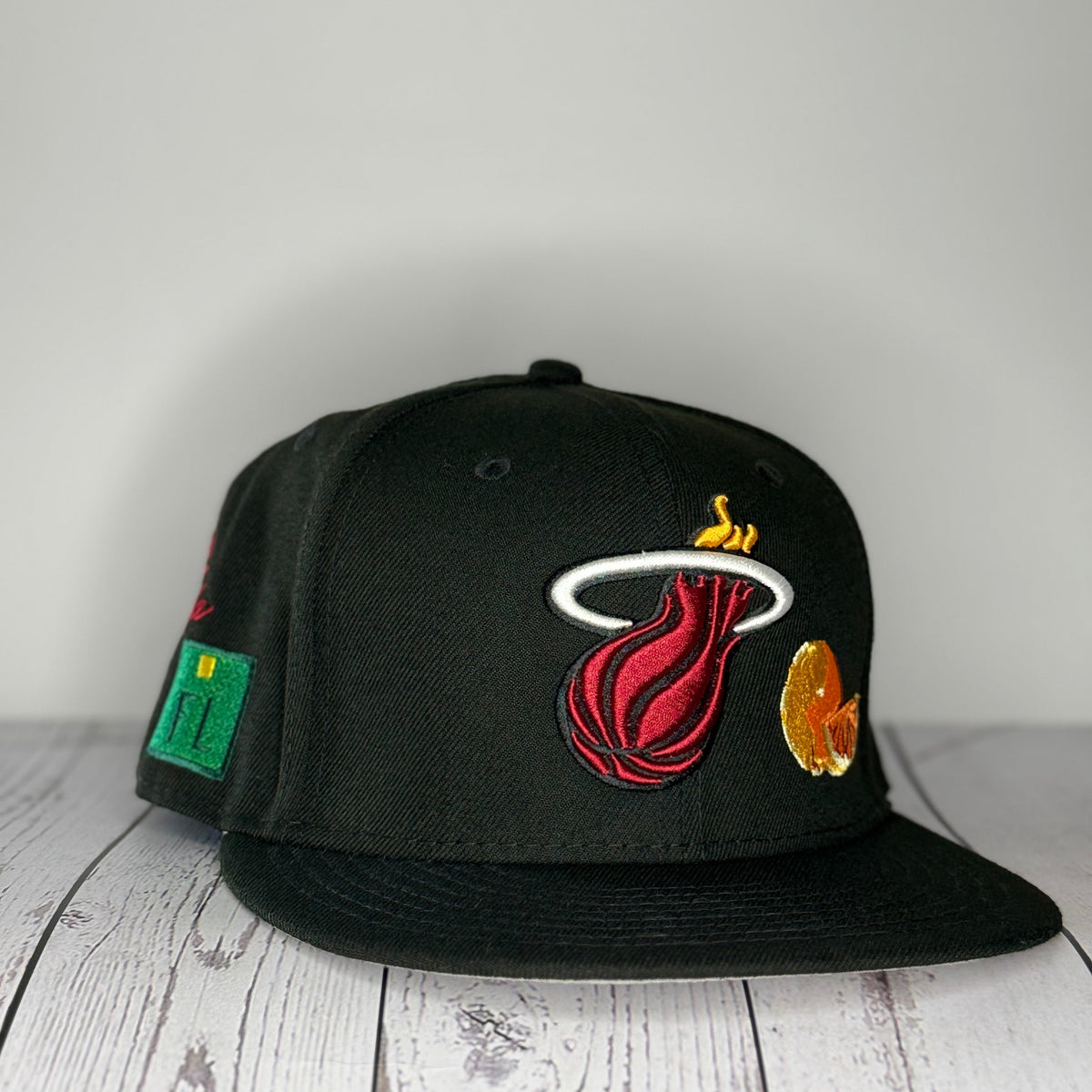 New Era 59FIFTY Miami Heat Fitted Hat - Brand New – Missing Gold Sticker