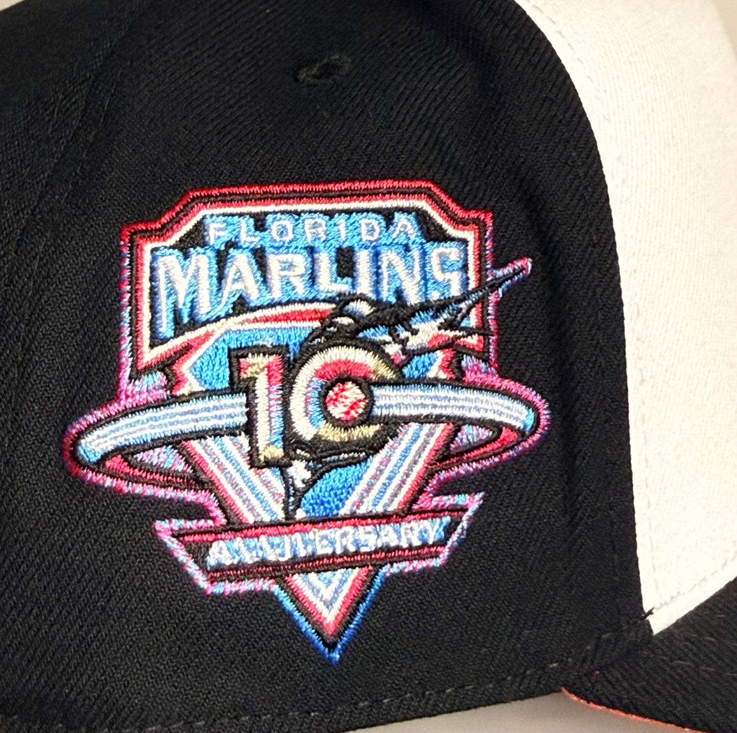 Mitchell & Ness Florida Marlins Era Flip Heritage Series Pro Pinch Snapback Hat – White/Black