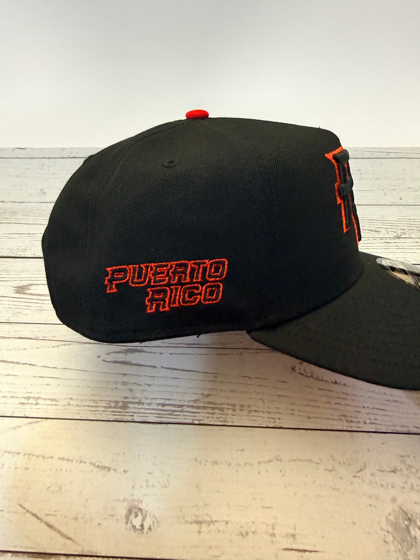 New Era 9FORTY Puerto Rico Crown the Country Adjustable - Black