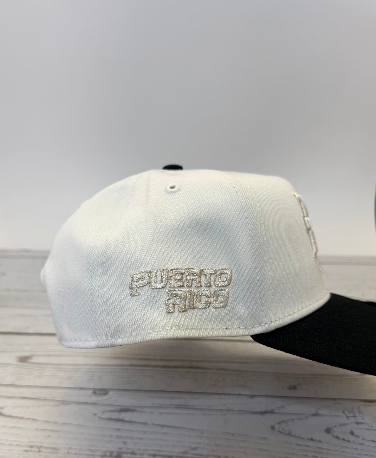 New Era 9FORTY Puerto Rico Crown the Country Adjustable - White/Black