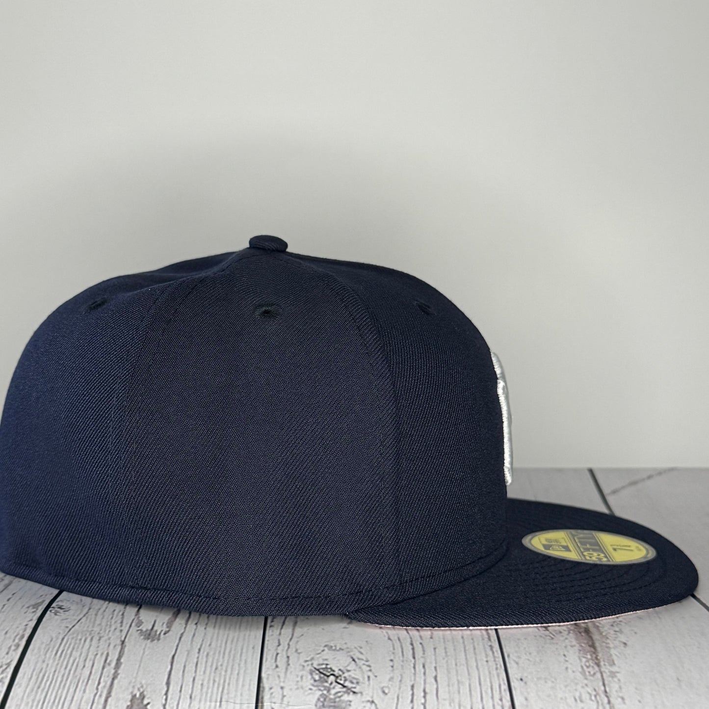 New Era 59FIFTY New York Yankees Pink UV Fitted Hat – Navy/White