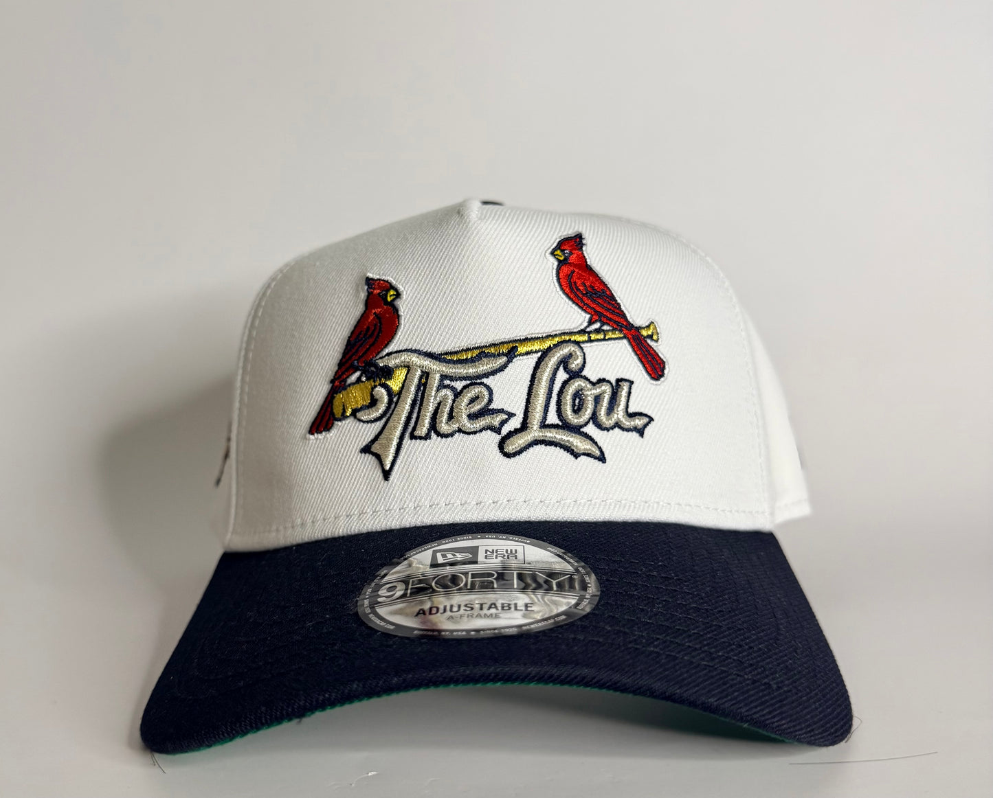 New Era 9FORTY St. Louis Cardinals Crown The City 2.0 The Lou Adjustable Hat – White/Navy