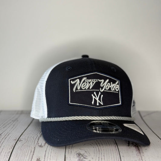 New Era 9SEVENTY New York Yankees Rope Trucker Snapback Hat Navy White