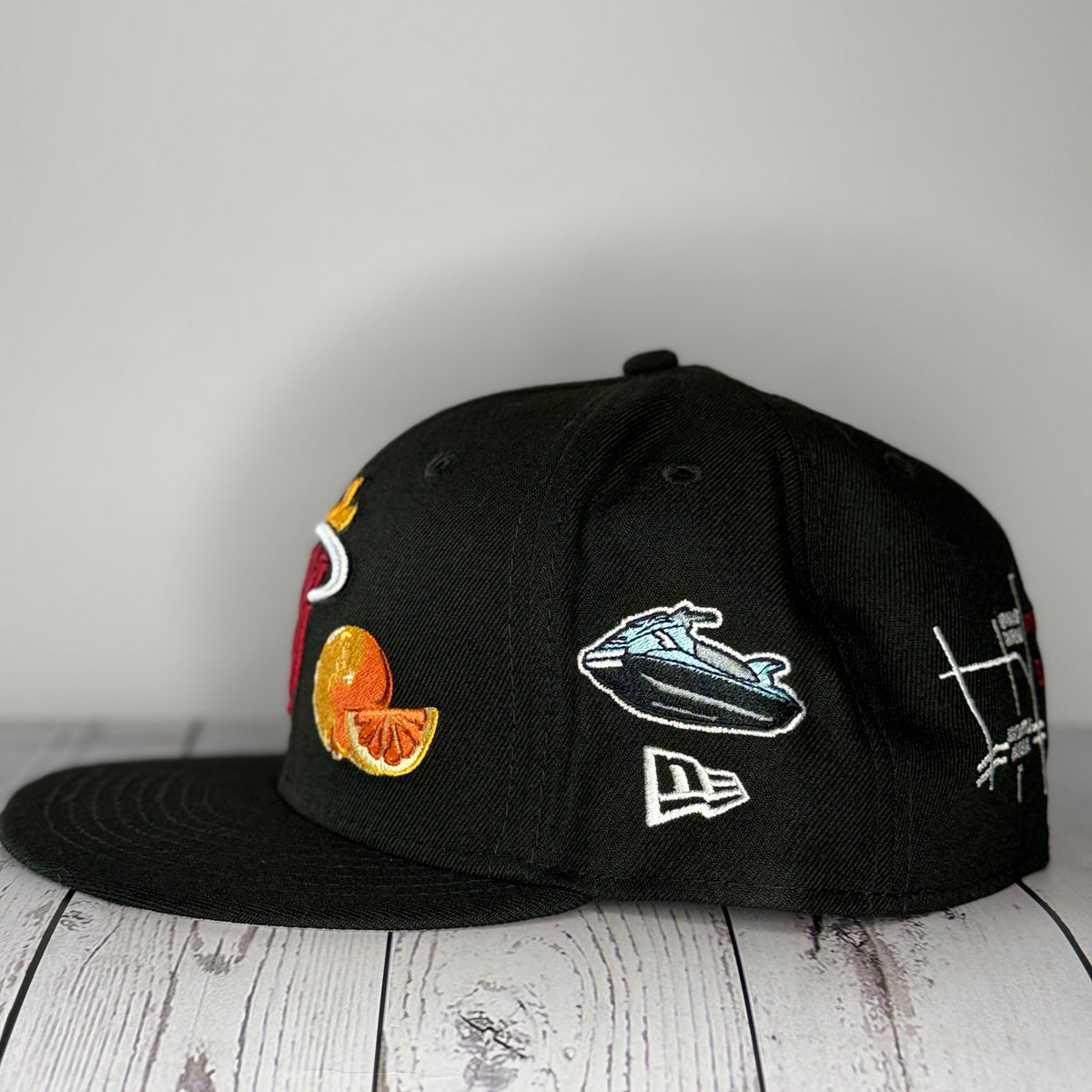 New Era 59FIFTY Miami Heat Fitted Hat - Brand New – Missing Gold Sticker