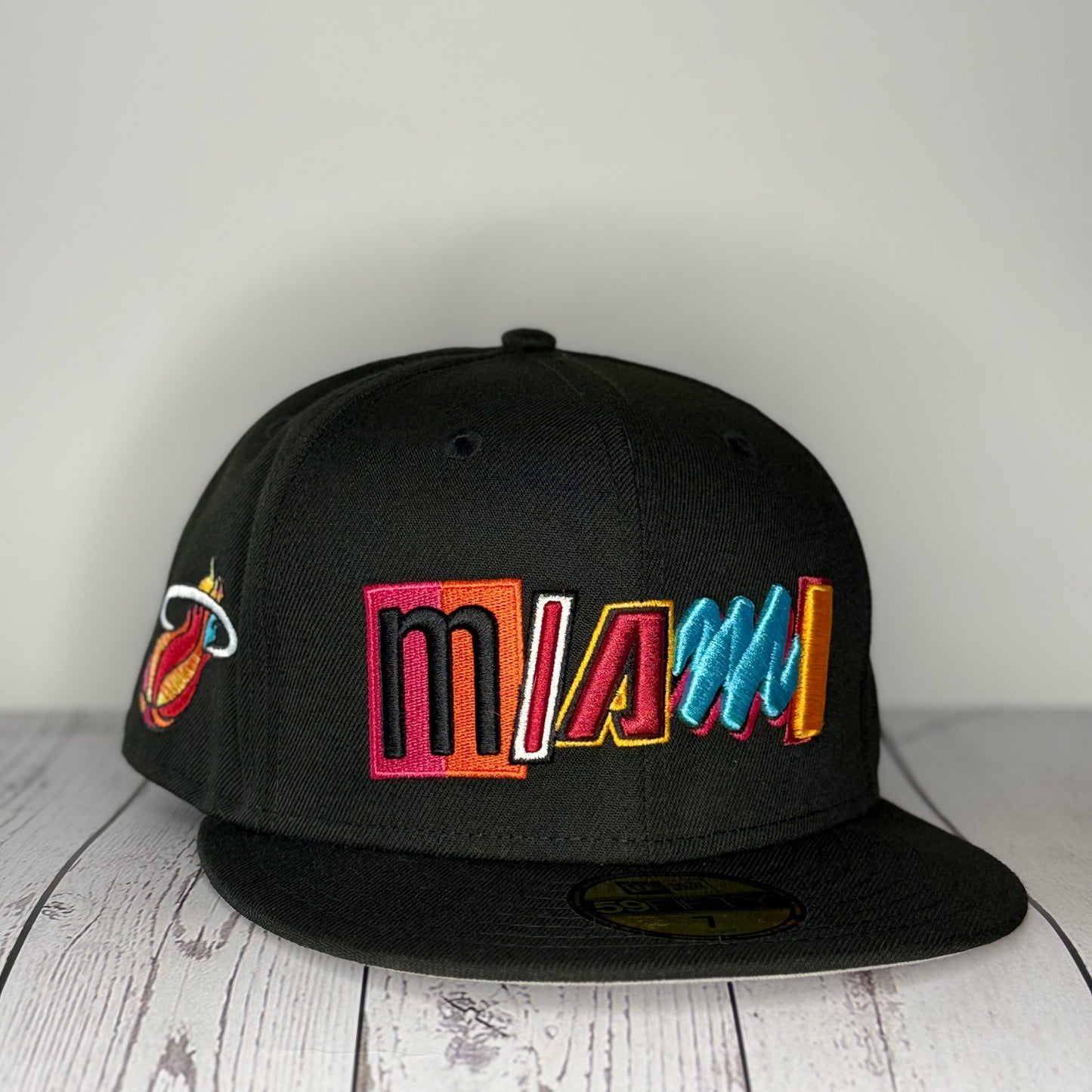 New Era 59FIFTY 2022 Miami Heat City Edition Fitted Hat