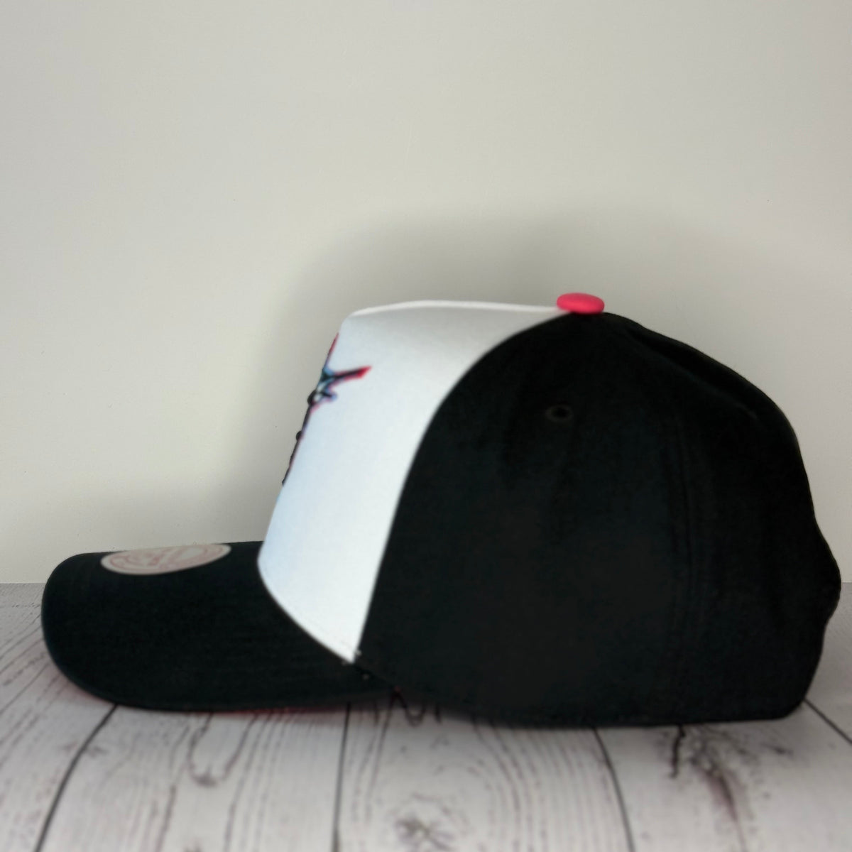 Mitchell & Ness Florida Marlins Era Flip Heritage Series Pro Pinch Snapback Hat – White/Black