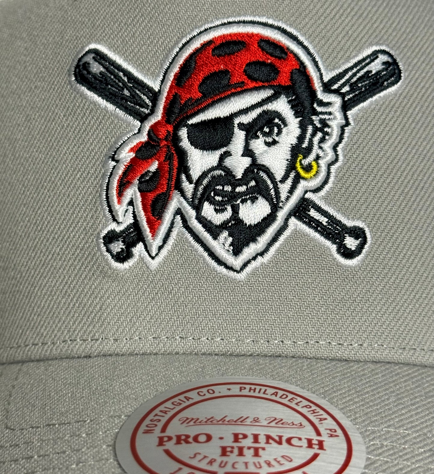 Mitchell & Ness Pittsburgh Pirates Era Flip Heritage Series Pro Pinch Snapback Hat – Grey/Grey