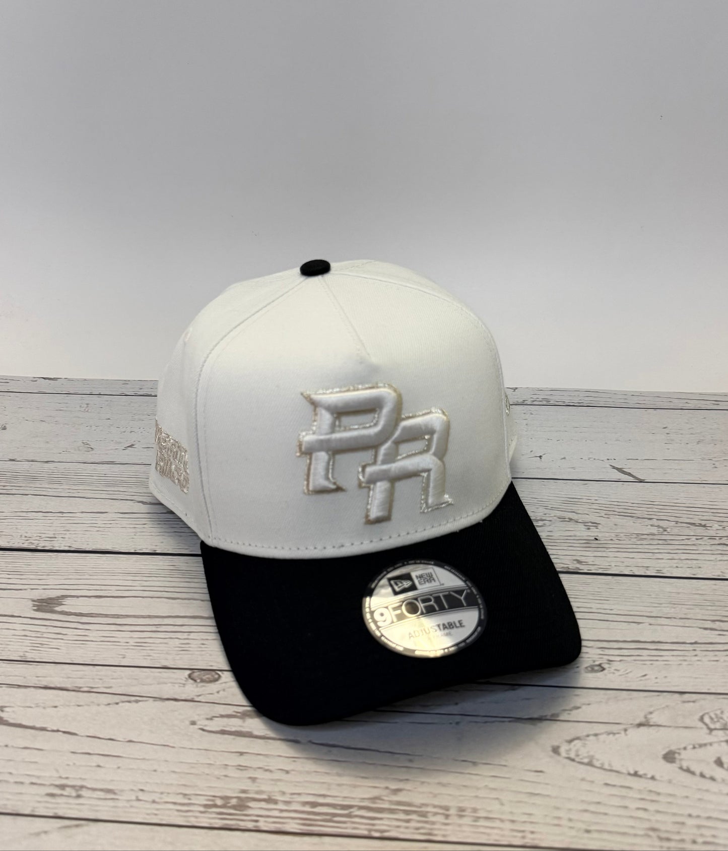 New Era 9FORTY Puerto Rico Crown the Country Adjustable - White/Black