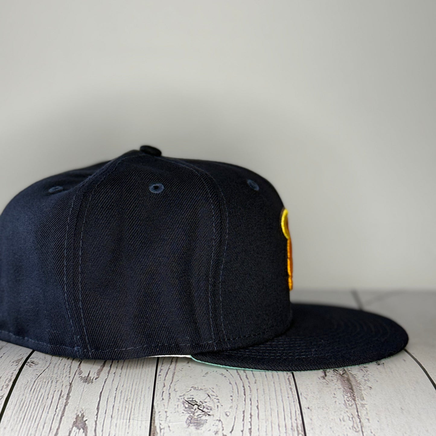 New Era 59FIFTY Miami Heat Fitted Hat - Brand New – Missing Gold Sticker