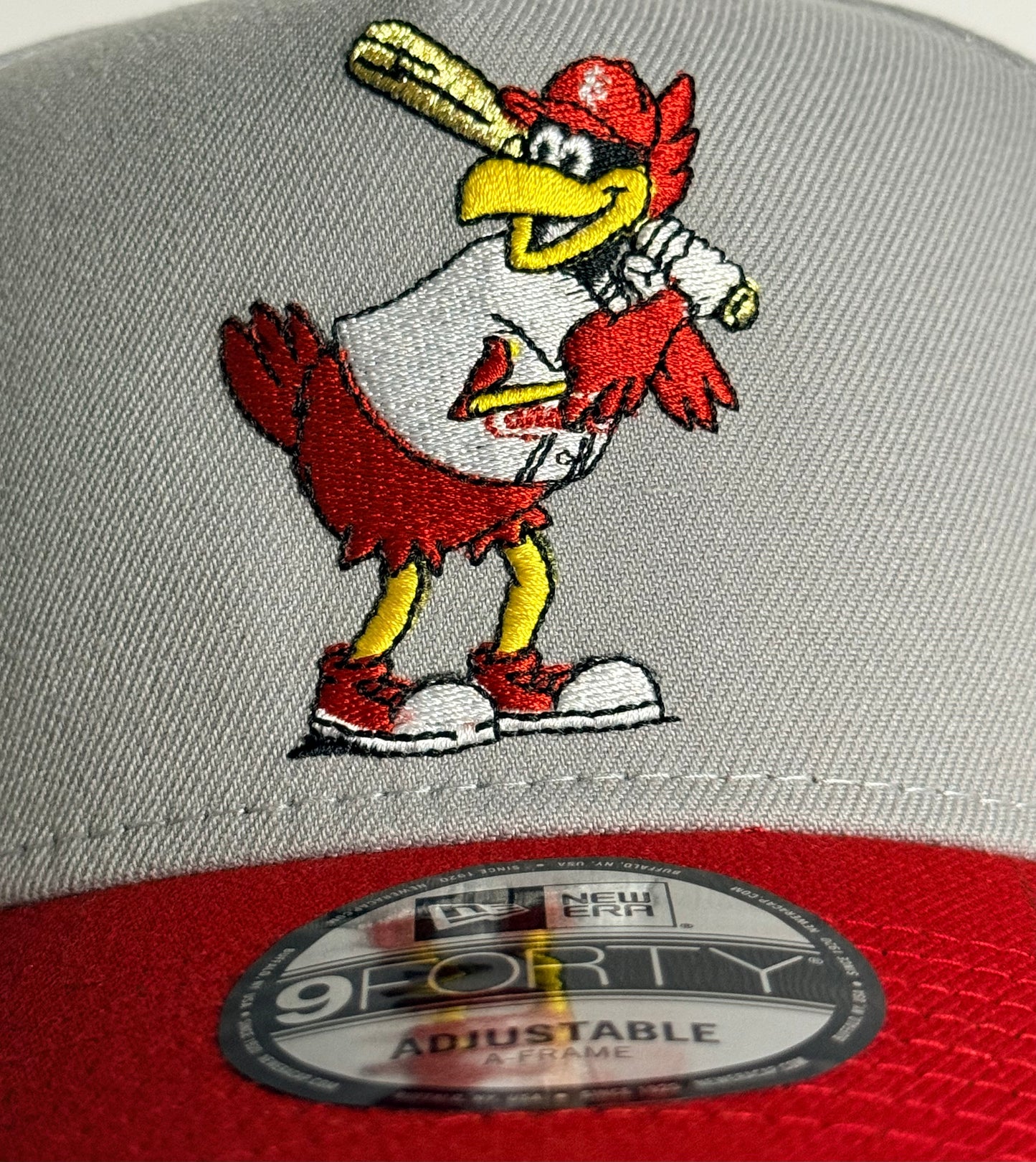 New Era 9FORTY St. Louis Cardinals Crown The City 2.0 The Lou Adjustable Hat – Grey/Red
