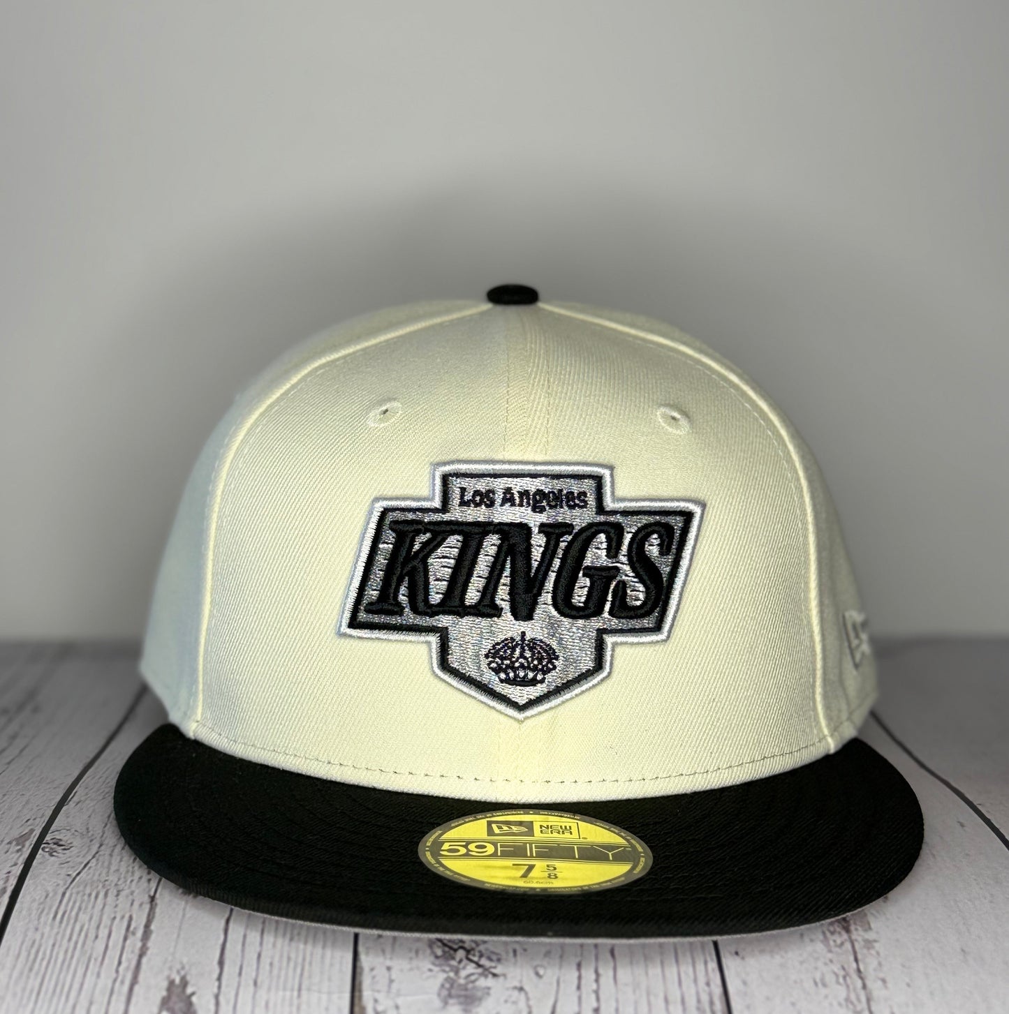 New Era 59FIFTY Los Angeles Kings Hat – Cream/Black – Fitted Hat